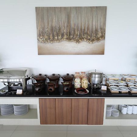 The Azana Hotel Airport Semarang Eksteriør bilde