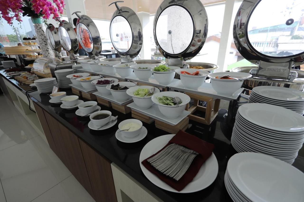 The Azana Hotel Airport Semarang Eksteriør bilde